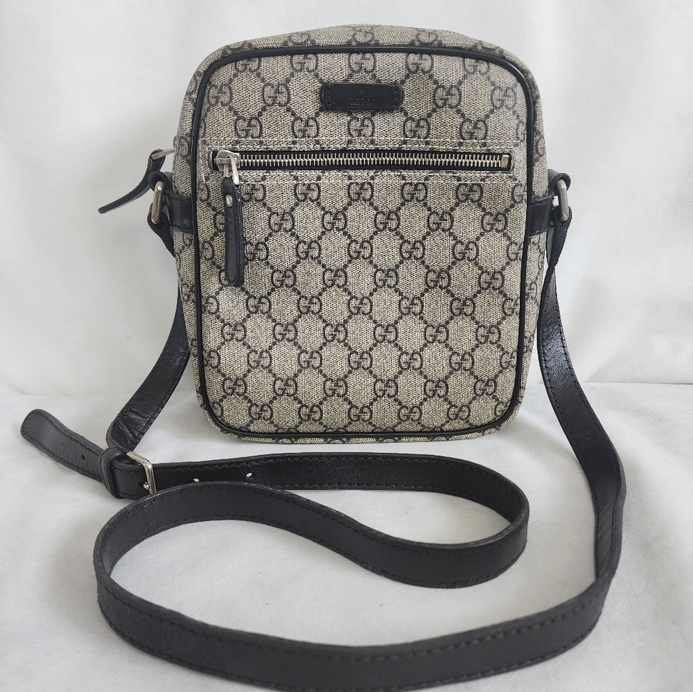 ✨️GUCCI GG Supreme Front Zip Messenger Bag - Picture 2 of 16
